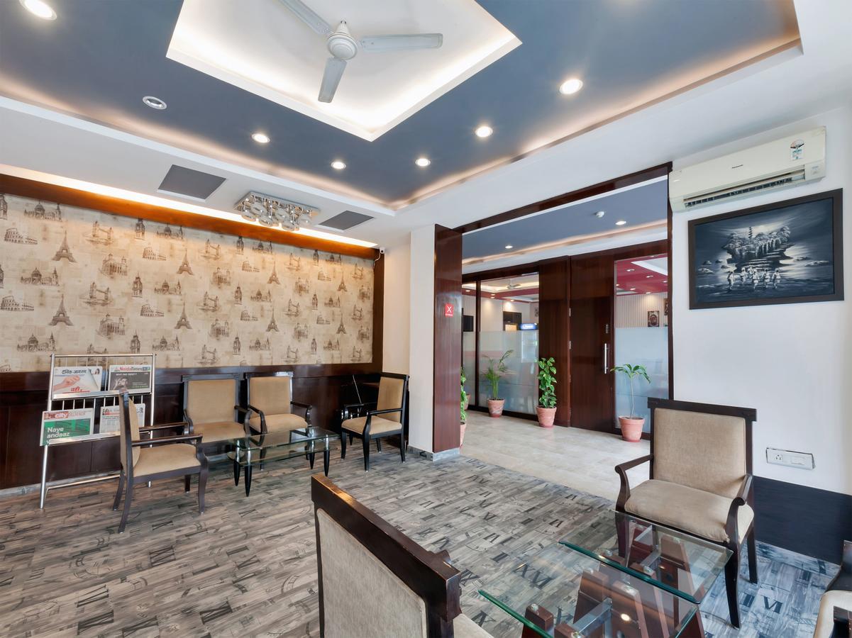 Hotel Oyo 9841 The Vivir 1 Noida Exterior foto