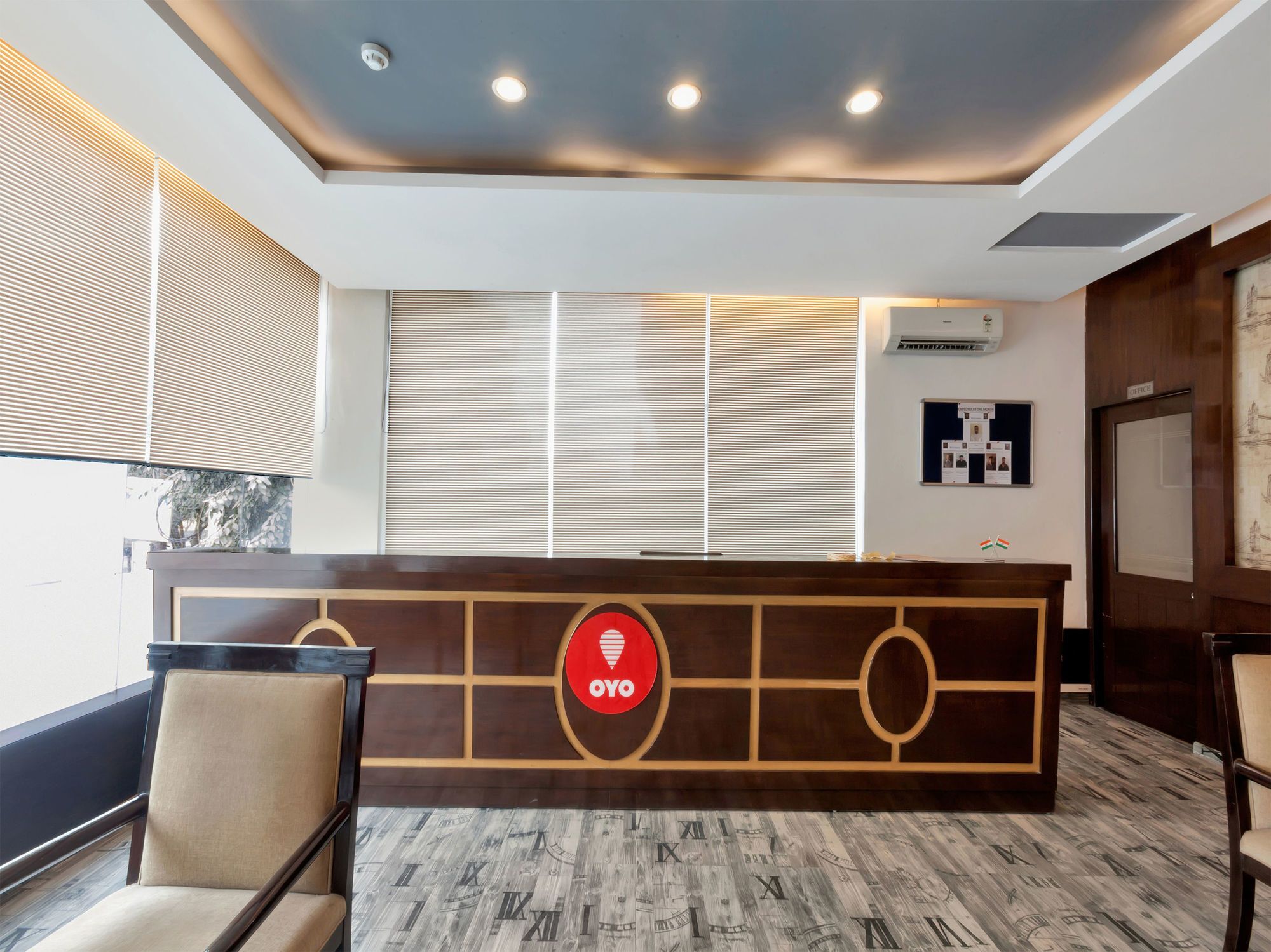 Hotel Oyo 9841 The Vivir 1 Noida Exterior foto