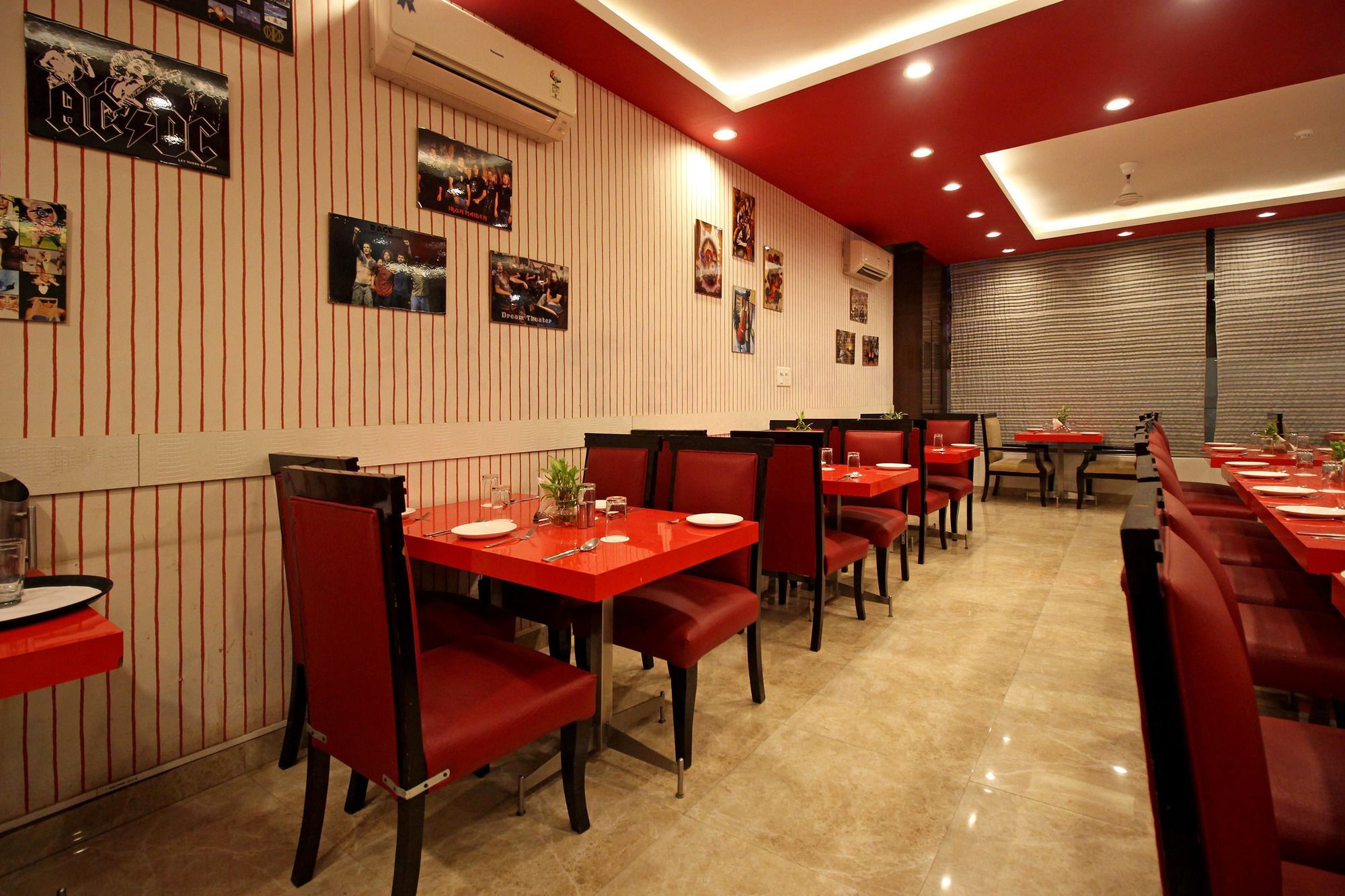 Hotel Oyo 9841 The Vivir 1 Noida Exterior foto
